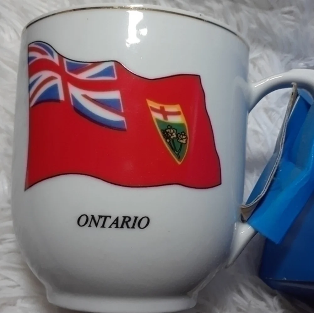 Canadian Collection Porcelain Lidded Mug